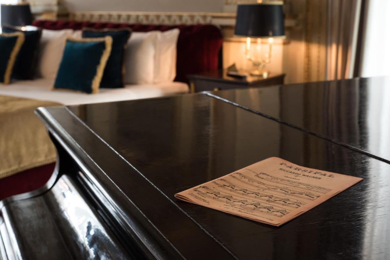 Grand Hotel Et Des Palmes Palermo Luaran gambar Piano in the hotel