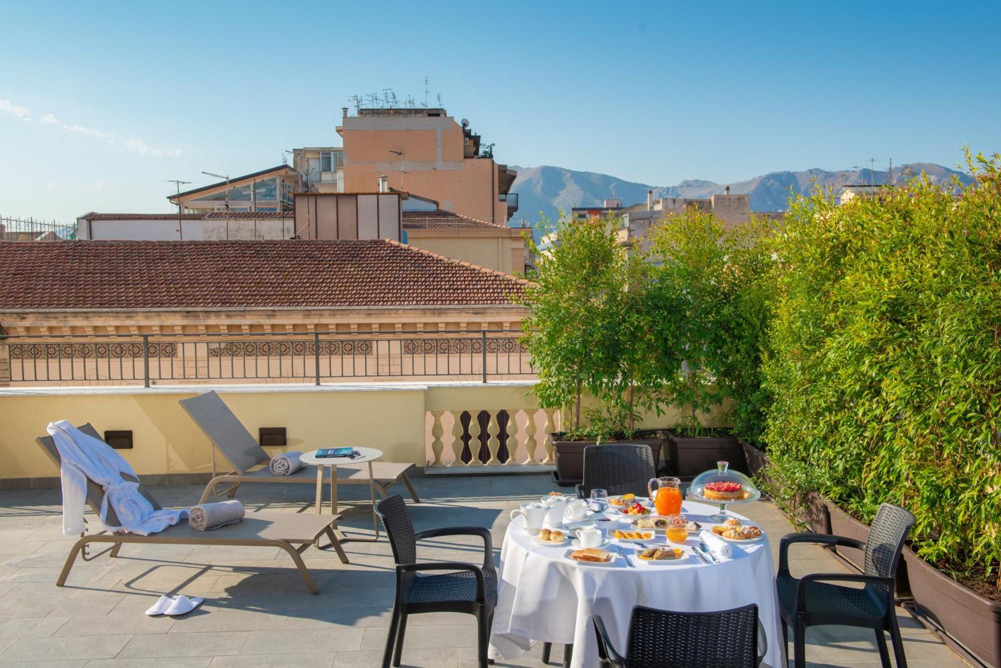 Grand Hotel Et Des Palmes Palermo Luaran gambar Rooftop terrace