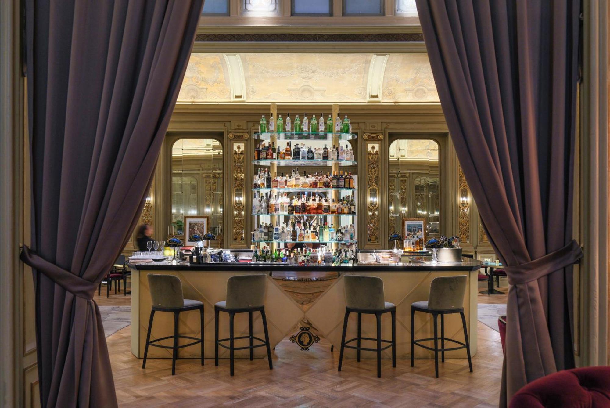 Grand Hotel Et Des Palmes Palermo Luaran gambar The bar at the St Regis Rome