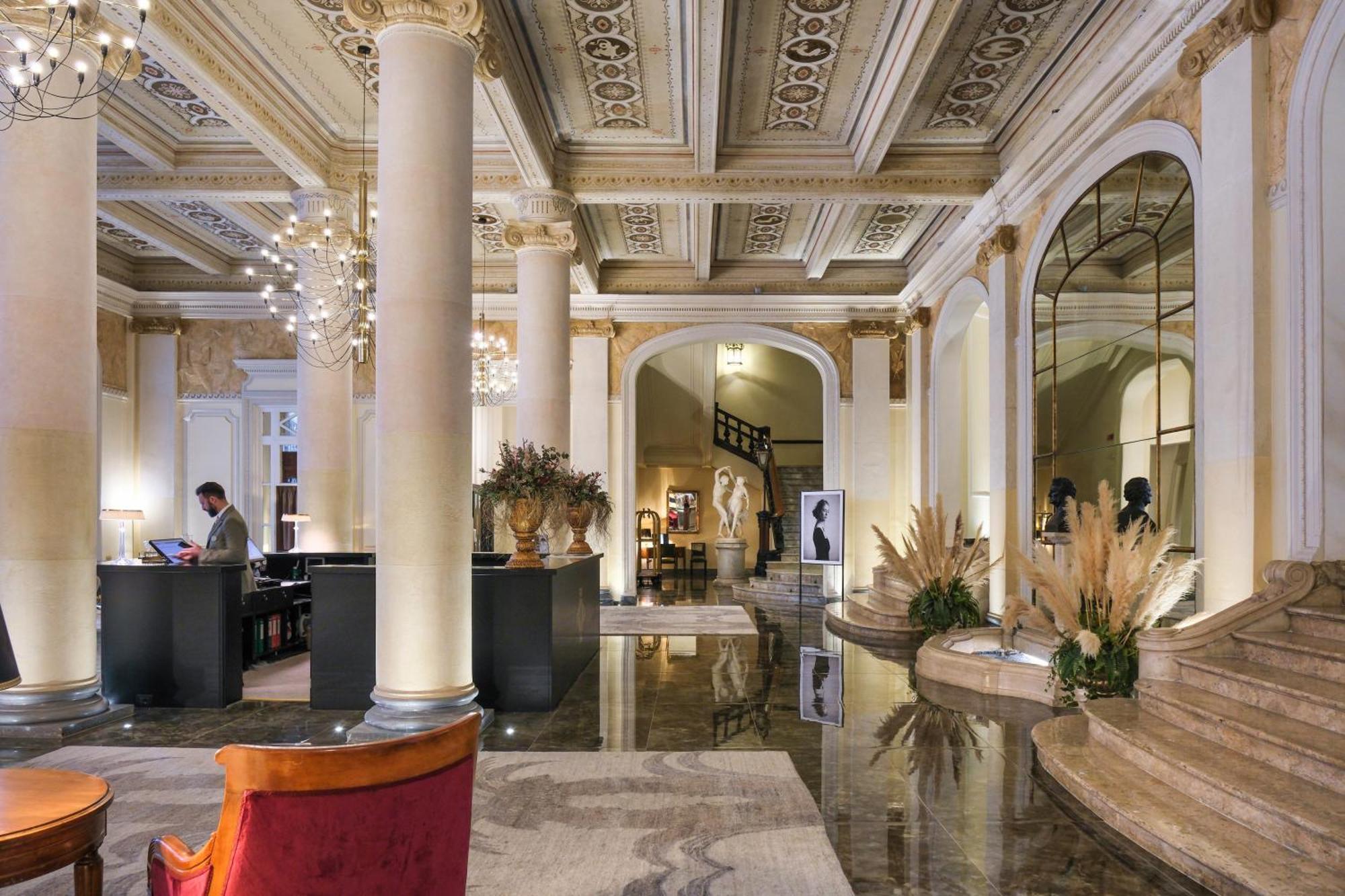 Grand Hotel Et Des Palmes Palermo Luaran gambar The lobby of the hotel