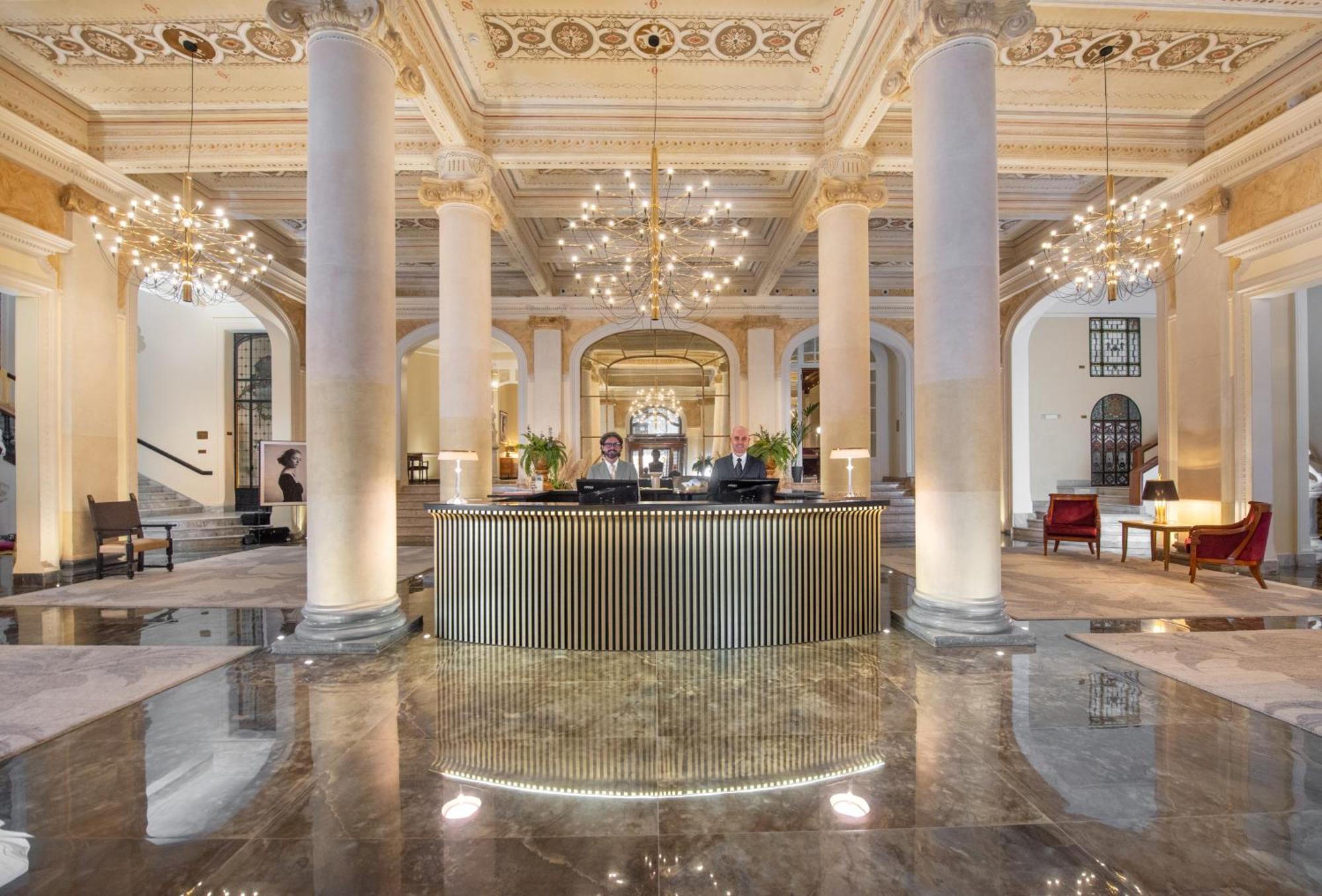 Grand Hotel Et Des Palmes Palermo Luaran gambar The lobby of the hotel