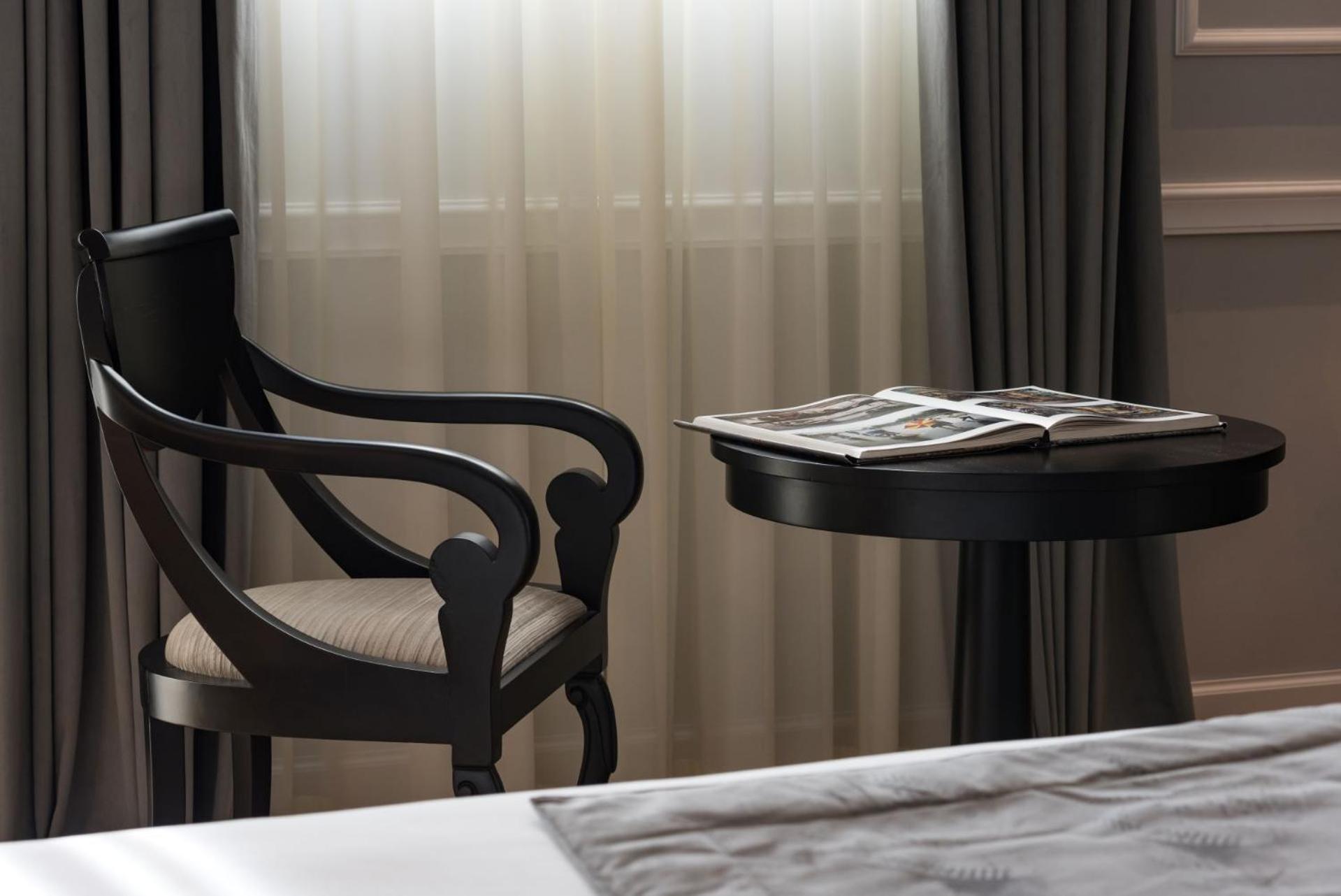 Grand Hotel Et Des Palmes Palermo Luaran gambar A room at the hotel